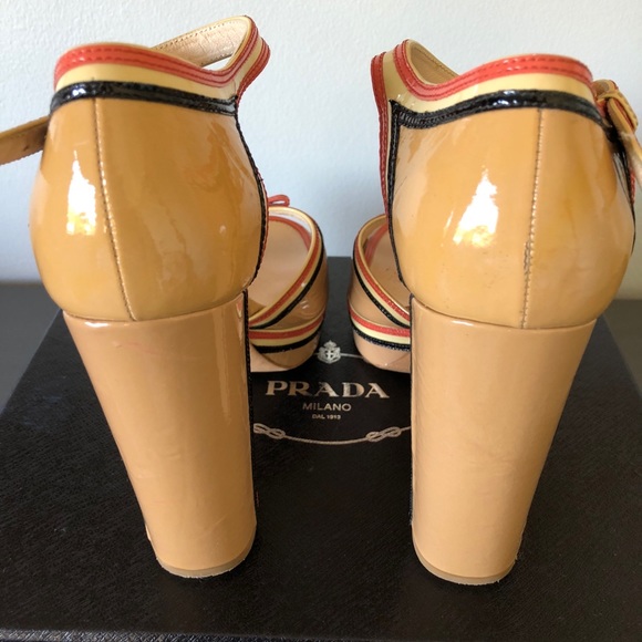 Prada heels! - Picture 5 of 8